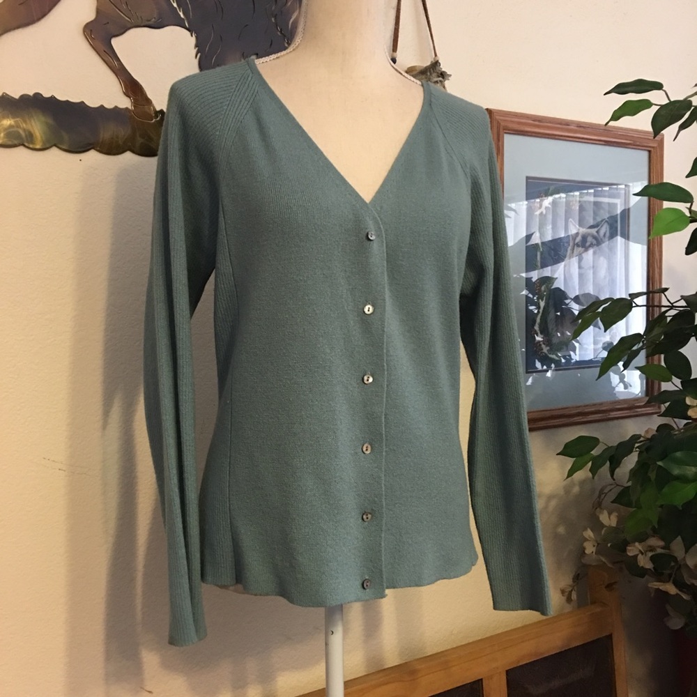 Hillard & Hanson blue lightweight button sweater